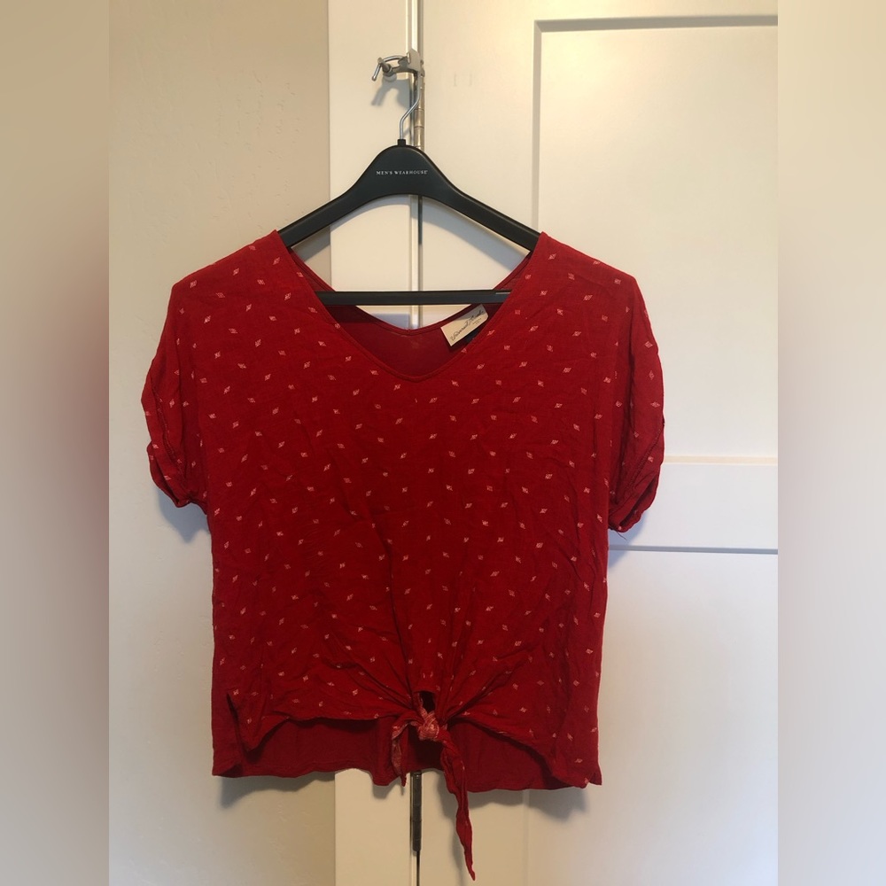 Red v neck short sleeve size S